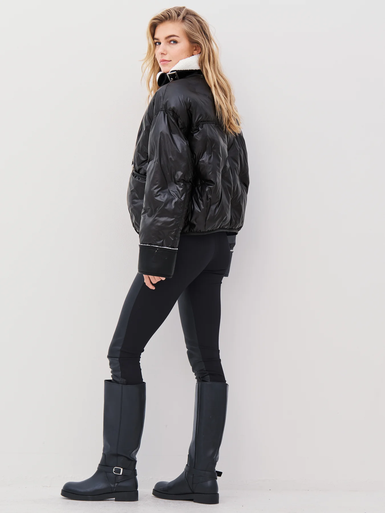 ARISA JACKET - BLACK
